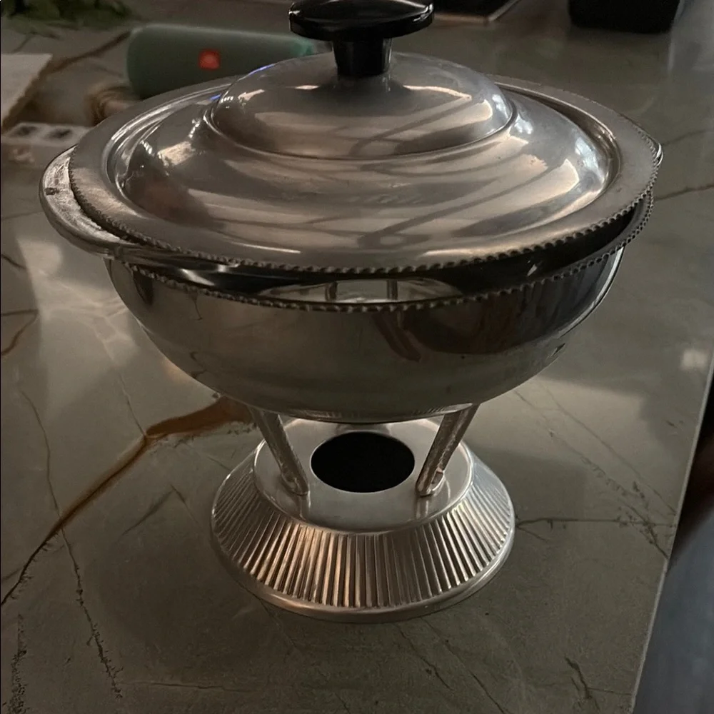 Vintage Pyrex Chafing Dish with lid